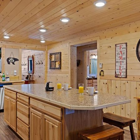 Huckleberry Hollow By Kabino Hot Tub Firepit Ps2 Satellite Grill Wifi Golf Course Island Park Exterior foto