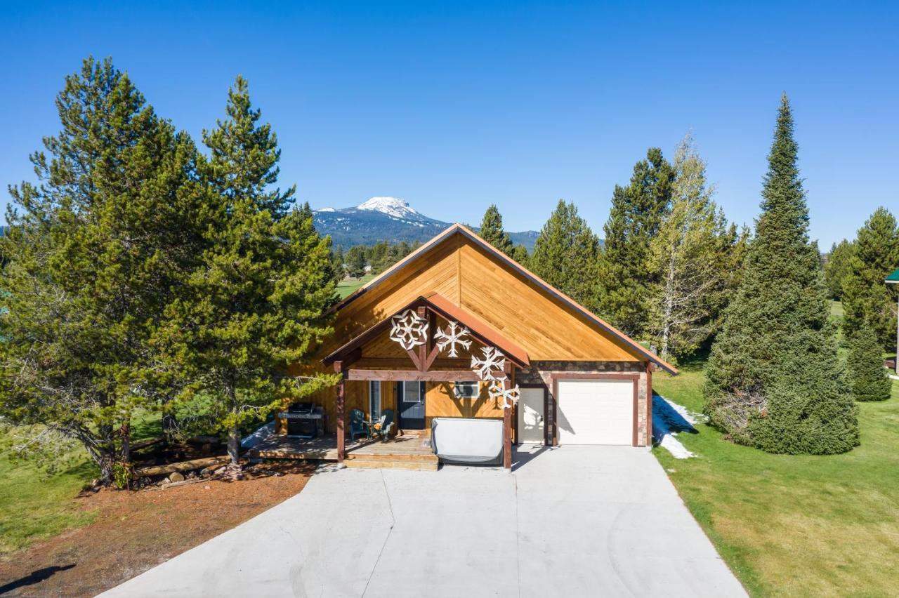 Huckleberry Hollow By Kabino Hot Tub Firepit Ps2 Satellite Grill Wifi Golf Course Island Park Exterior foto